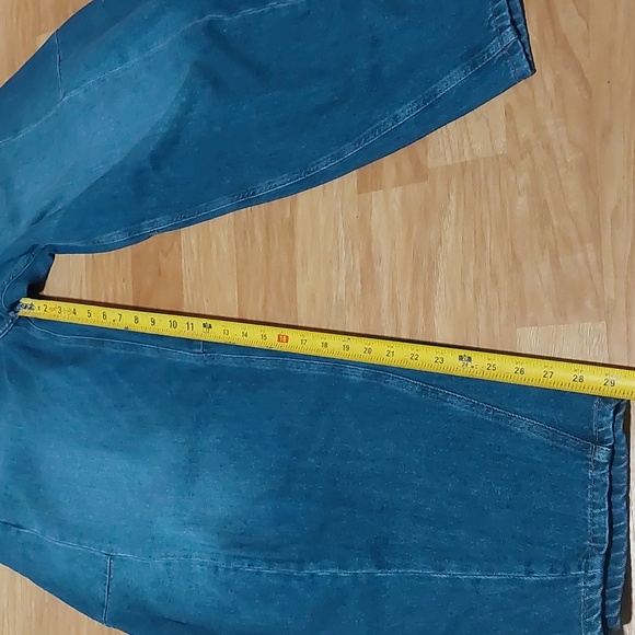 Pilcro Relaxed Barrel Jeans Size 28 - Picture 8 of 10